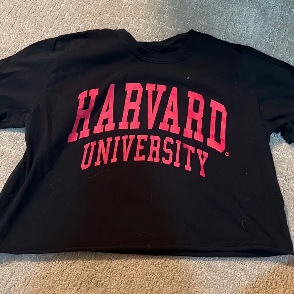 Size medium crop shirt. Bought from plato’s closet but originates from Harvard.